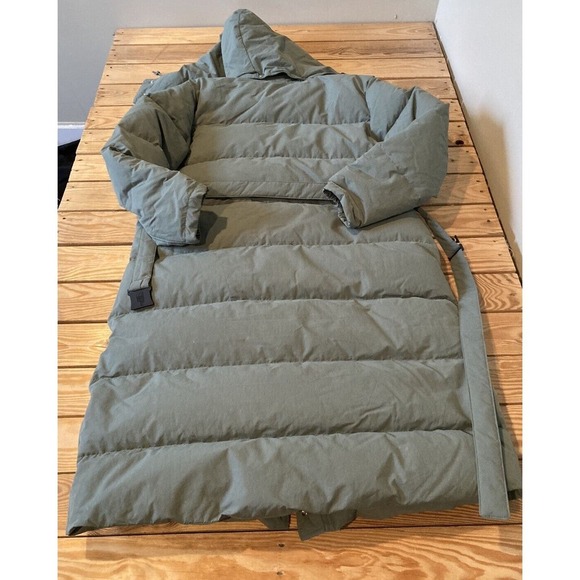 The North Face Green Puffer Jacket - Picture 2 of 10